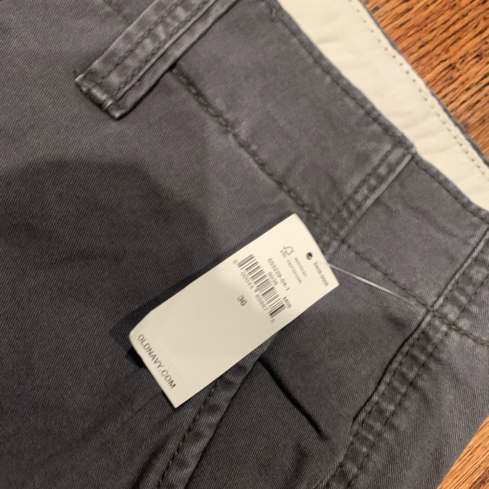 NWT! Old Navy Lived-In Straight Dark Grey Shorts - Picture 4 of 8